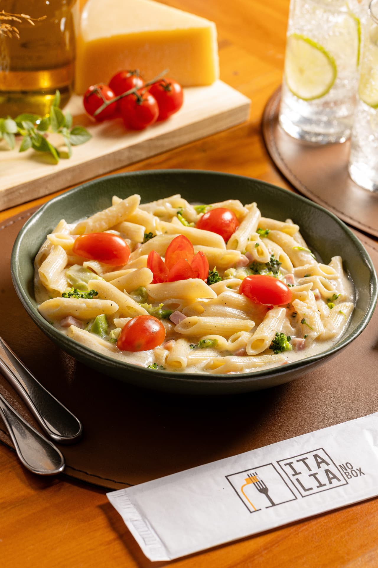 Penne cremoso servido no Itália no Box